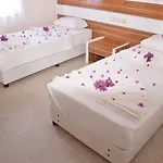 Isla Aparthotel 2*