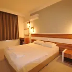 Isla Aparthotel