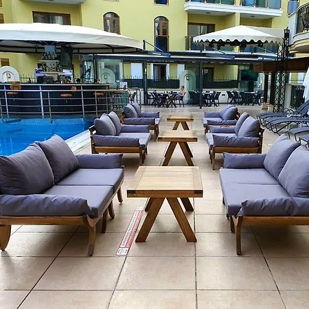 Isla Apartmanhotel 3*