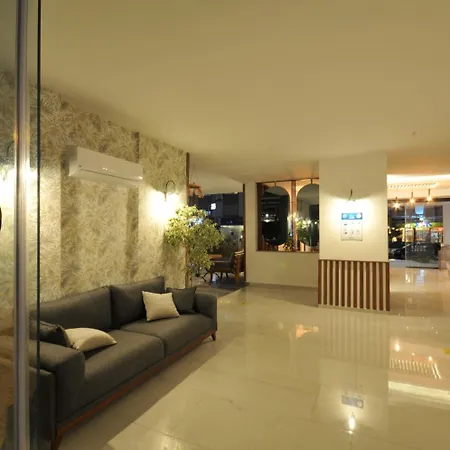 小岛公寓式酒店 马尔马里斯