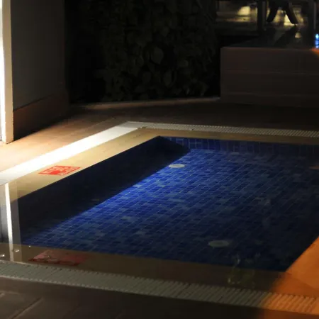 小岛公寓式酒店 马尔马里斯