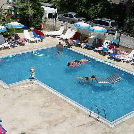 Isla Aparthotel 3*